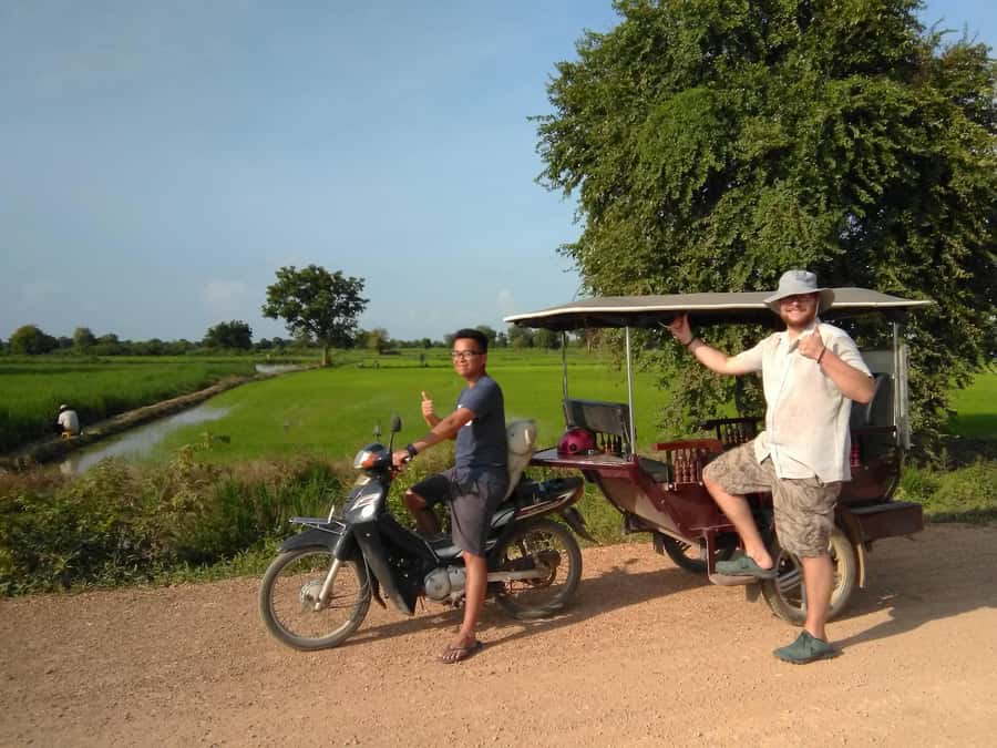 Battambang family tuktuk tour BambooTrain/Wat Banan/Bat cave - The bamboo train: one track, two directions