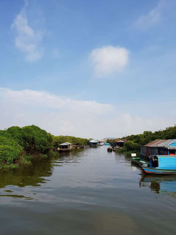 Beng Mealea, Koh Ker & Floating village Day Tour - Koh Ker and the climb to Prasat Thom