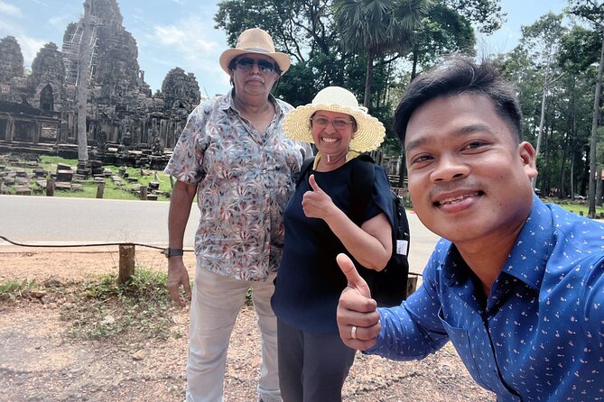 Best Private taxi Phnom Penh to Siem Reap - English Speaking - Spider Market, a roadside taste of Cambodia