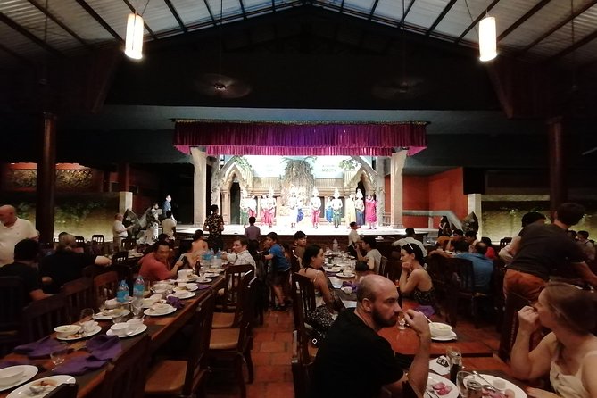 Buffet dinner with Apsara Show (Free 2 ways hotel transfer) - The buffet: Khmer, Western, and Chinese choices