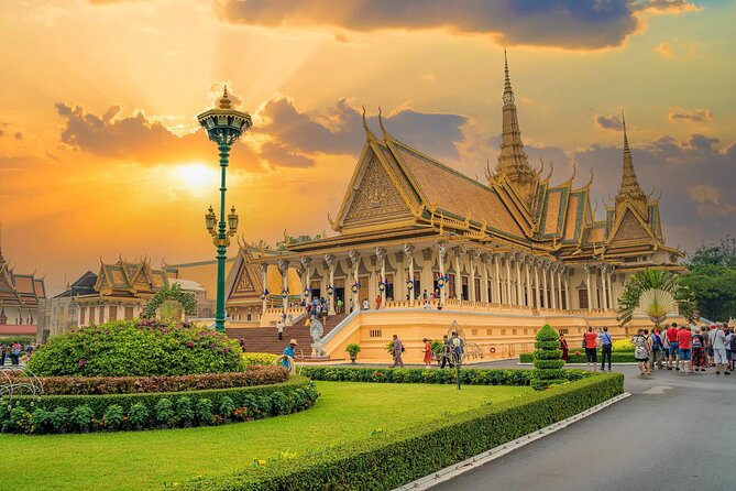 Cambodia 7 Days Tour from Siem Reap to Battambang and Phnom Penh - Ta Prohm and Angkor Wat