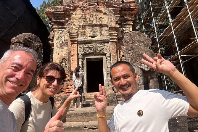 Cambodia Taxi Service - Skun’s insect market and Cambodia’s roadside life