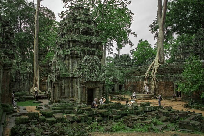 Classic Angkor Wat Sunrise Full Day Private Guide Tour - Angkor Wat: More Than a Sunrise Backdrop