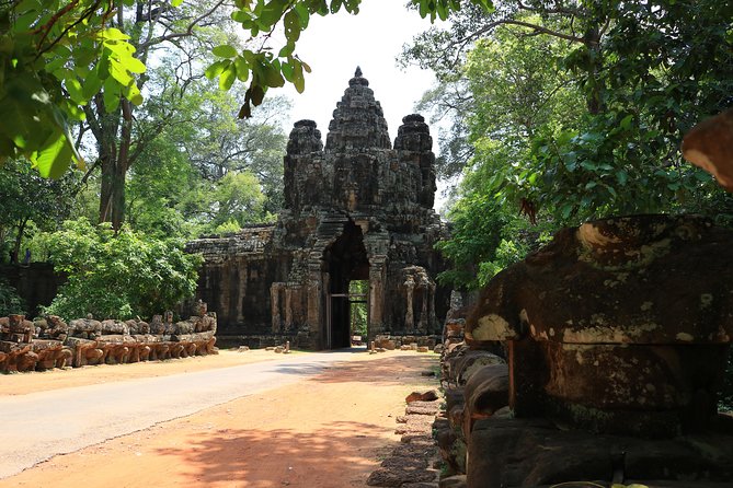 Classic Angkor Wat Sunrise or Sunset Private and Small GroupTour - Tola and the value of a good guide
