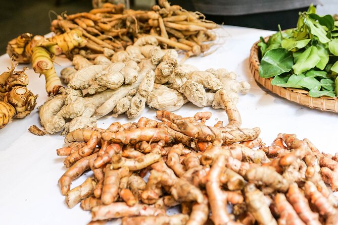 Cooking Class in Phnom Penh - 5:15 PM: cutting spices and pounding the paste