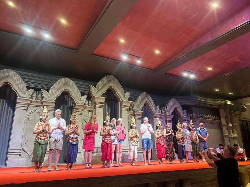 Dinner Show Apsara Dance, Pickup round trip included - Who will enjoy this dinner show most?