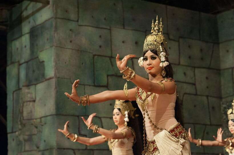 Dinner Show Apsara Dance, Pickup round trip included - Pickup by tuk-tuk keeps the evening simple