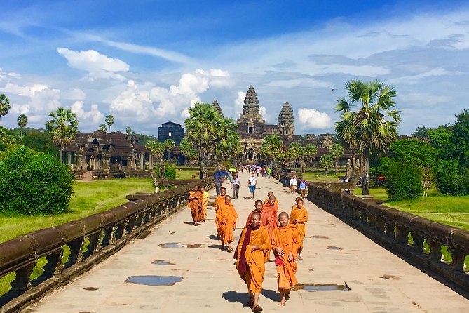 Discover Cambodia 8 Days from Siem Reap to Koh Trong -Phnom Penh - Kampong Cham, a village visit, and the Skun market