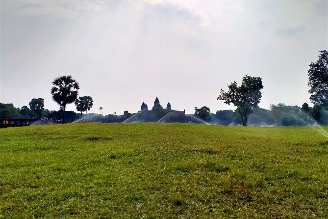 Discover Cambodia 8 Days from Siem Reap to Koh Trong -Phnom Penh - What the private format adds