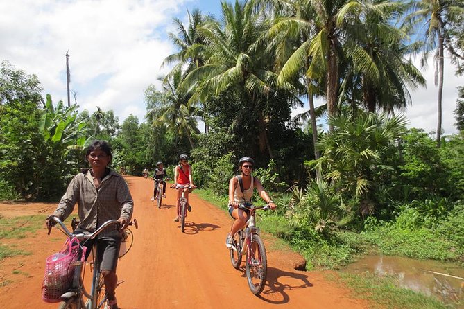 East Corner of Siem Reap - Roluos Group & Countryside - Lolei and its island-temple setting