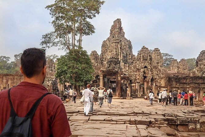 Exclusive Angkor temples and Small group temples tours - Three hours at Angkor Wat