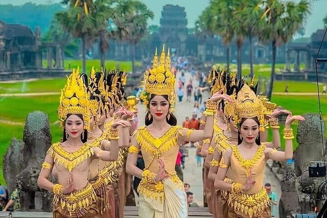 Exclusive Angkor temples and Small group temples tours - Finishing at Phnom Bakheng