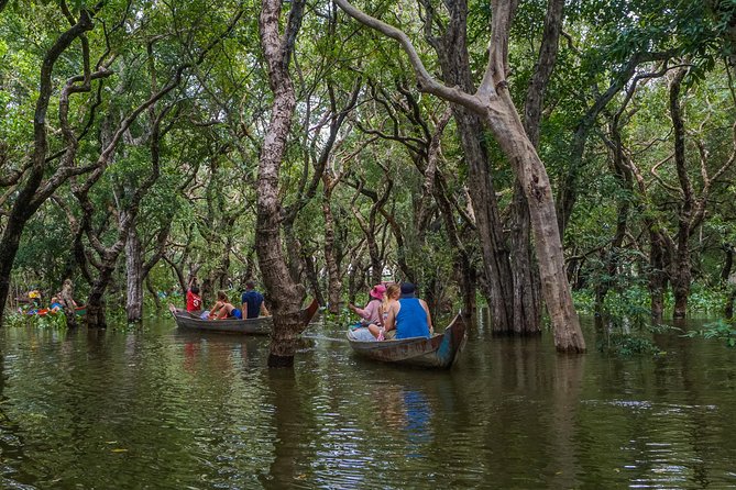 Explore The Kampong Pluk Floating Village - Seeing Tonle Sap from the water