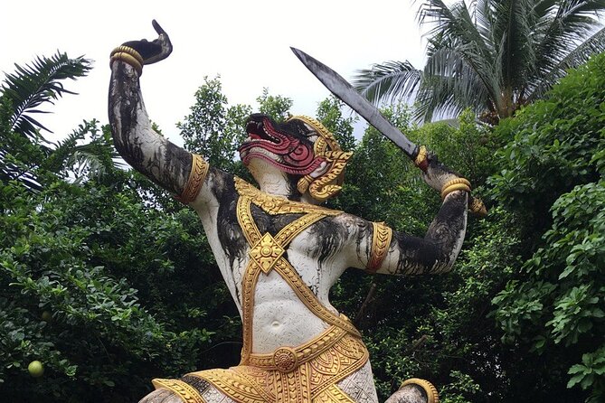 Exploring Battambang History (Walking Tour) - The French colonial streets and 300 old houses