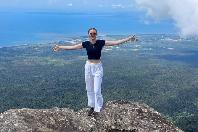 Exploring Bokor National Park Full-Day Tour from Sihanoukville - Wat Sampov Pram above the hills