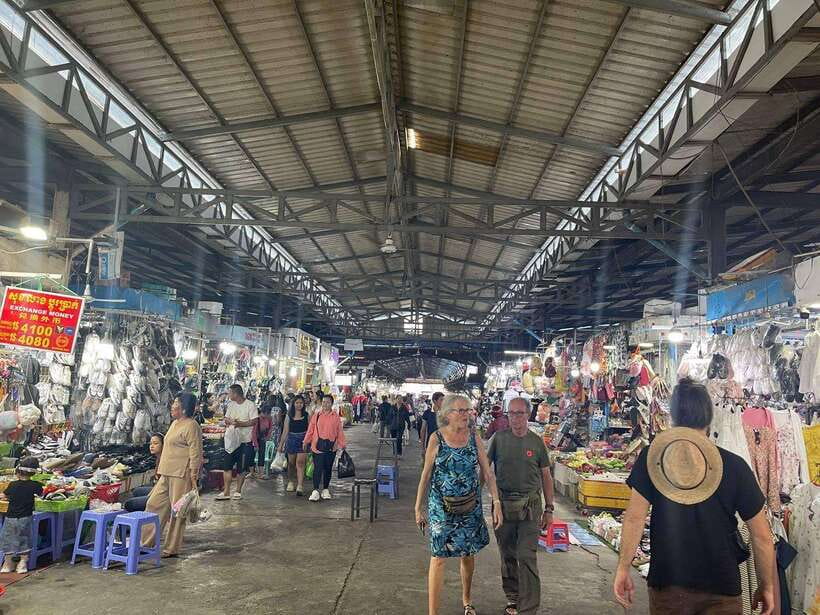 Exploring Sihanoukville: Shore Excursions from Cruise Ports - Wat Leu Pagoda above the city