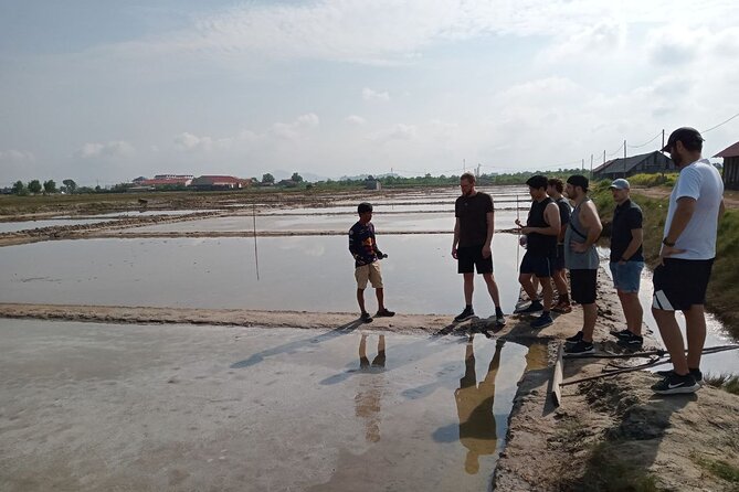 Exploring the Best of Kampot and Kep in a Full-Day Tour - Kep Crab Market puts lunch in your hands