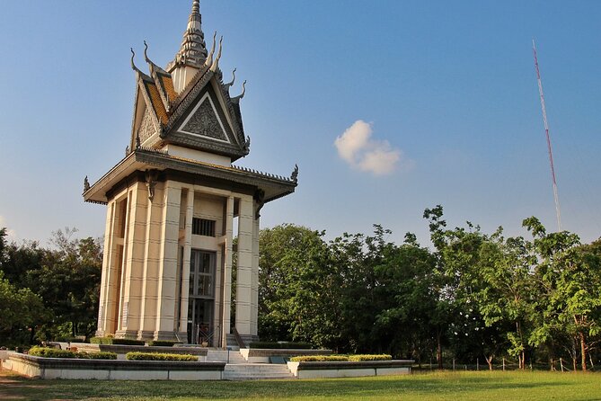Exploring the Best of Phnom Penh: A Full Day Tour - Five Phnom Penh sights in six to seven hours