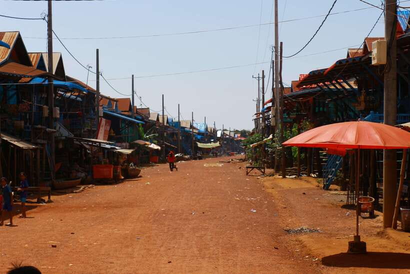 Exploring the Enchanting Kampong Phluk Floating Village - Rain, heat, and what to bring