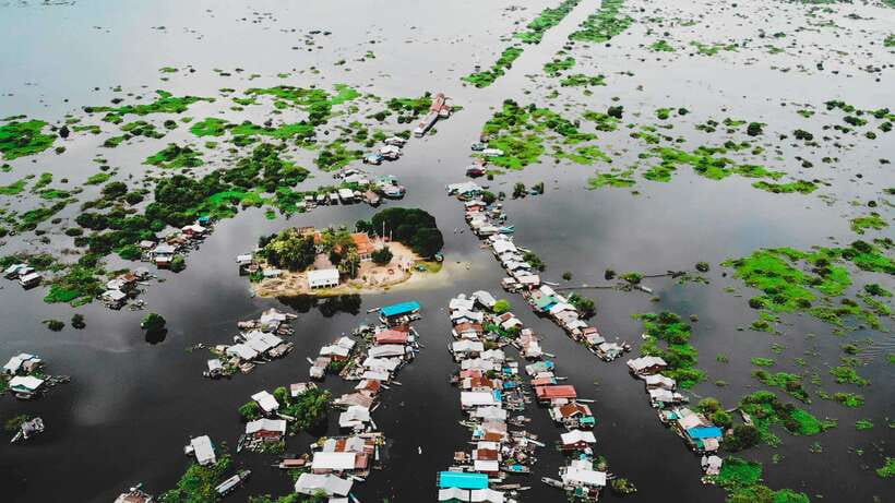 Floating Village and Tonlé Sap Sunset Tour - Seasonal conditions and the rough edges