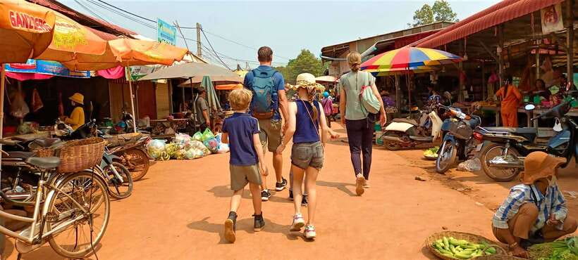 Floating Village-Mangroves Forest Tonle Sap Lake Boat Tour - Lunch breaks up the morning and afternoon