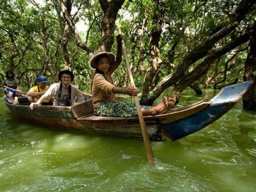 Floating Village-Mangroves Forest Tonle Sap Lake Boat Tour - Ro Lus Market starts the local story