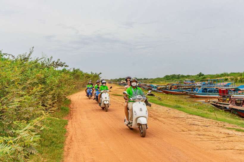 Floating Village Sunset boat Vespa Tour / Tuk Tuk Available - Who will enjoy this Vespa and lake combination