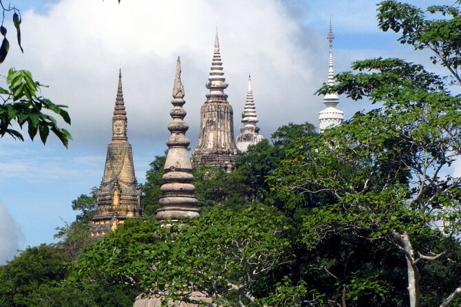 ( Free eSim) Oudong Mountain Full Day Tour - From Phnom Penh - Reaching the old capital at Oudong Mountain