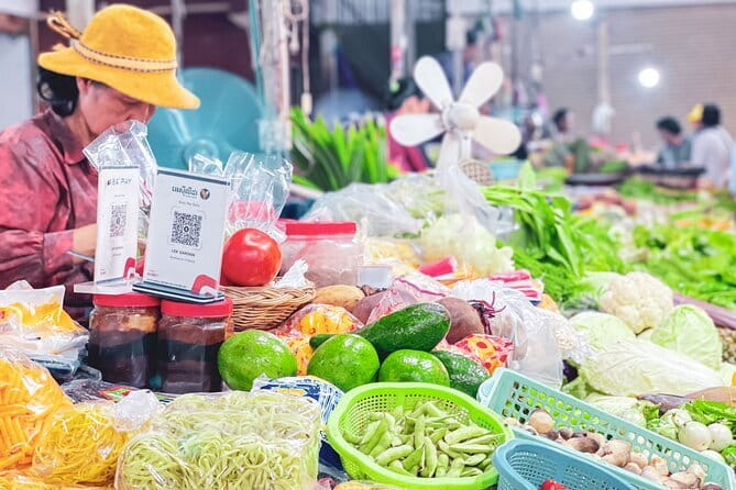 FREE Siem Reap Market & Local Temple Tour - Thirty minutes among local food and crafts