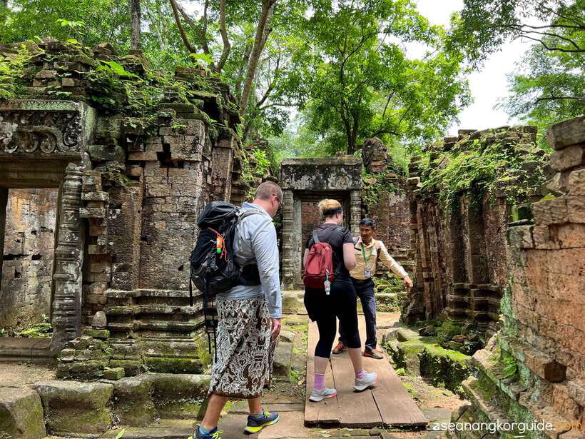 From Koh Ker: Full-Day Private Tour of Cambodian Temples - Prasat Prum, the jungle temple finale