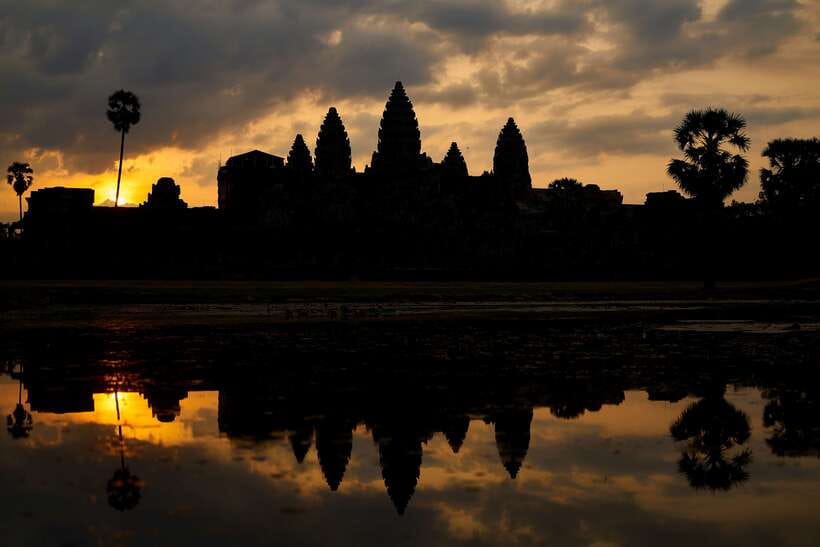 From Siem Reap: Angkor Wat Full-Day Private Tour & Sunrise - Why the Angkor sunrise is worth the early alarm