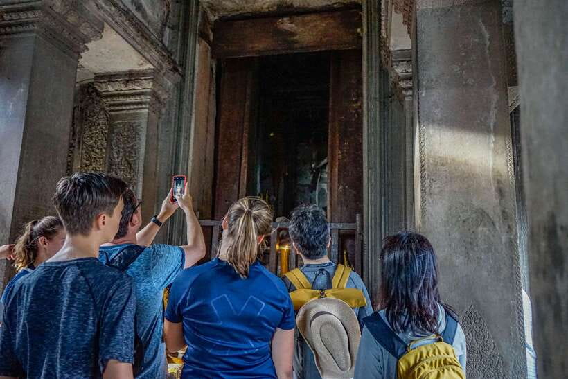 From Siem Reap: Angkor Wat Full-Day Private Tour & Sunrise - Angkor Wat, from first light to temple details
