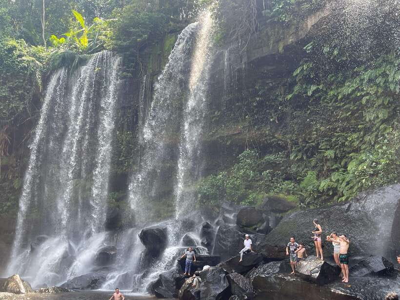 From Siem Reap: Banteay Srei and Kulen Waterfall Guided Tour - The River of 1000 Lingas: carvings under running water