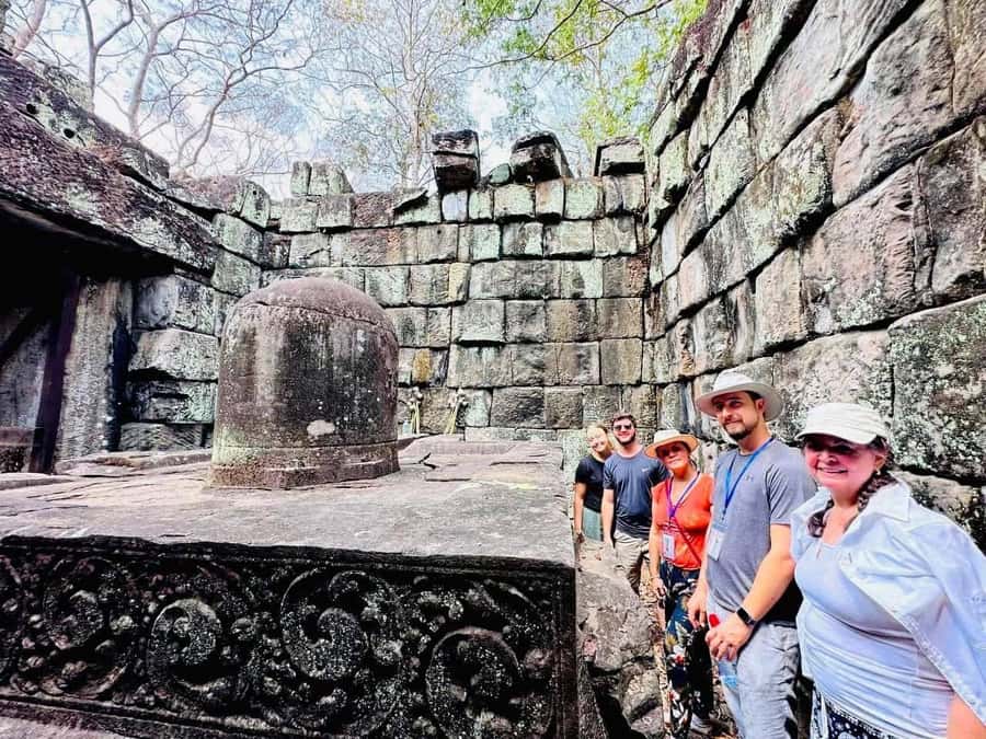 From Siem Reap: Banteay Srei Temple & Grand 5 Temple Tour - Preah Khan closes the day on a larger scale