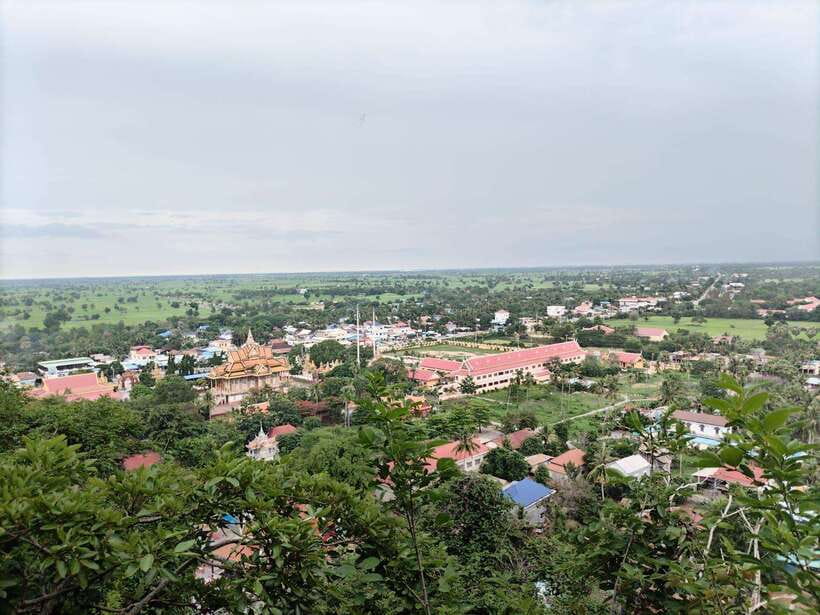 From Siem Reap: Battambang Day Trip Return or to Phnom Penh - Meeting the Black Man Statue in central Battambang