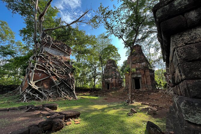 Full Day Banteay Srei Beng Mealea and Koh Ker Small Group Tour - Banteay Srei and Cambodia’s finest stone carving