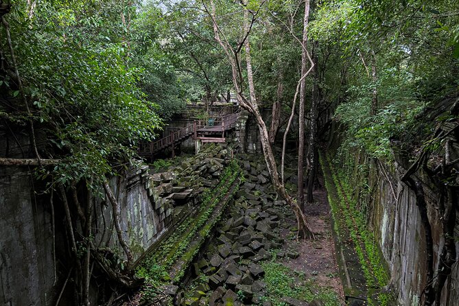 Full Day Banteay Srei Beng Mealea and Koh Ker Small Group Tour - Starting with palm cakes in Preah Dak