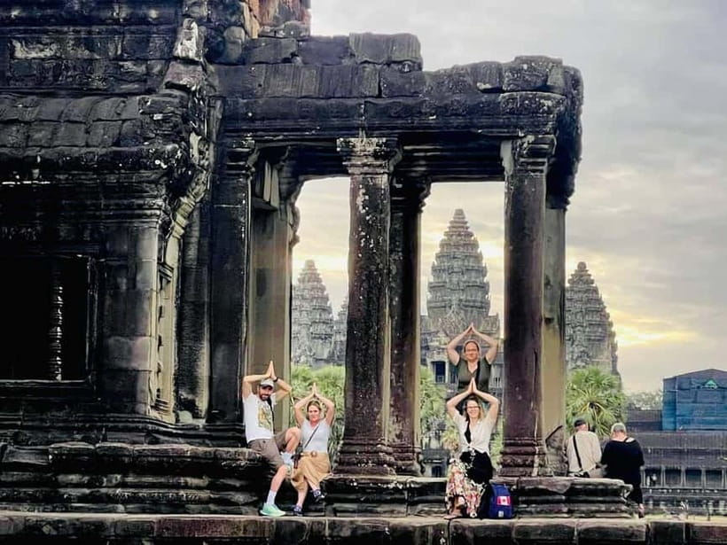 Full-Day Explore Angkor Temples Sunset Tour (with Lunch) - Lunch beside Srah Srang