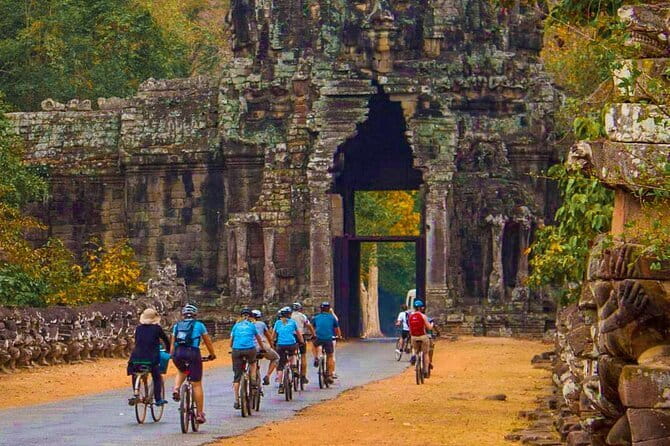 Full-Day Guided Bicycle Tour in Angkor Wat Temple - Why Angkor works so well by bicycle