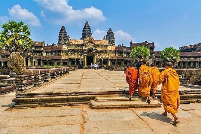 Full-Day Guided Bicycle Tour in Angkor Wat Temple - Hotel pickup and the first forest roads
