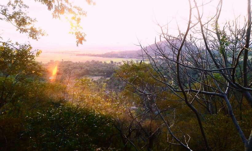 Full-day: Handicraft, Bamboo train, Killing cave, Bat Cave - Battambang city by tuk-tuk