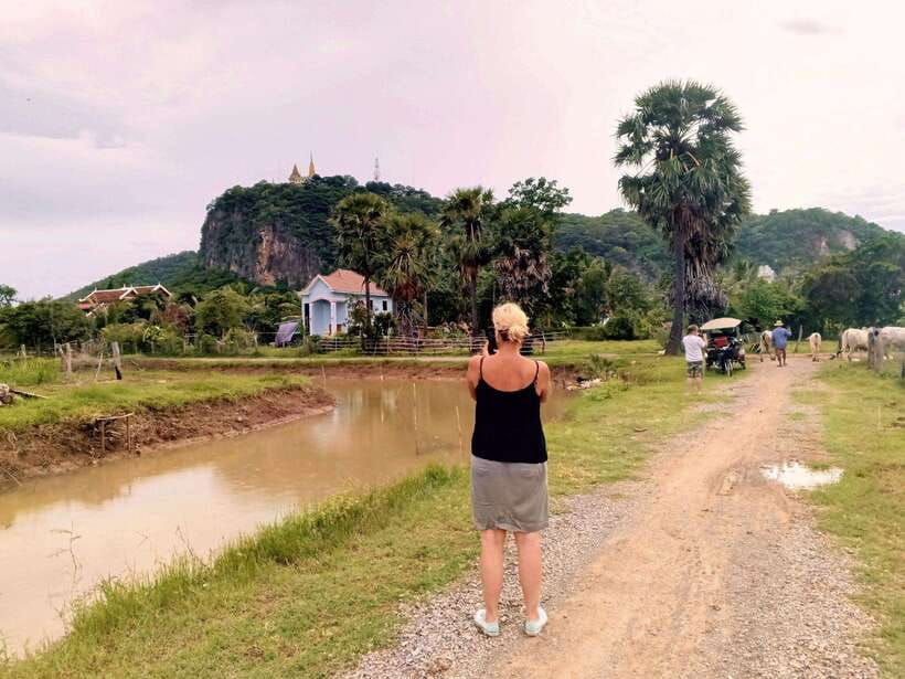 Full-day: Handicraft, Bamboo train, Killing cave, Bat Cave - Rice paper, bamboo sticky rice, and the taste of Battambang