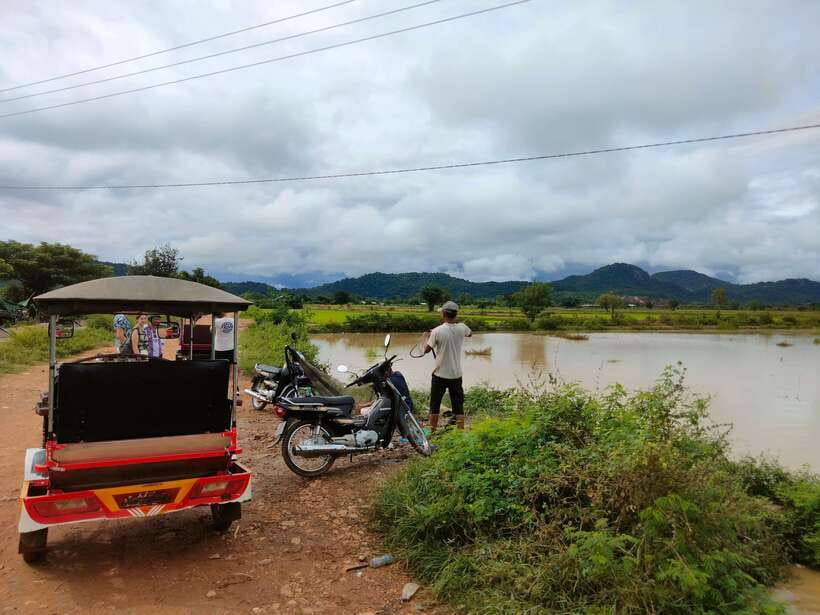 Full-day: Original bamboo train, Wat Banan, Phnom Sampov - Battambang Provincial Hall and the city’s old center