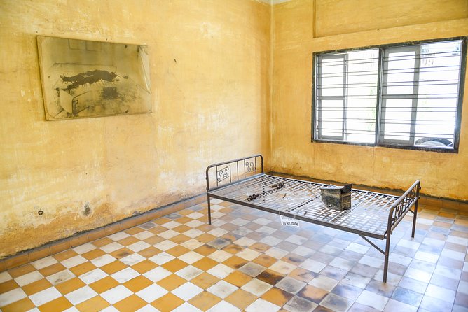 Full-Day Phnom Penh Sightseeing Tour & Killing Field - What this private Phnom Penh day is really like