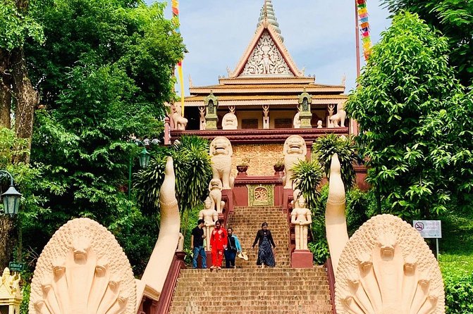 Full-Day Phnom Penh Tuk Tuk City Tours - Royal Palace and Silver Pagoda: a calm start