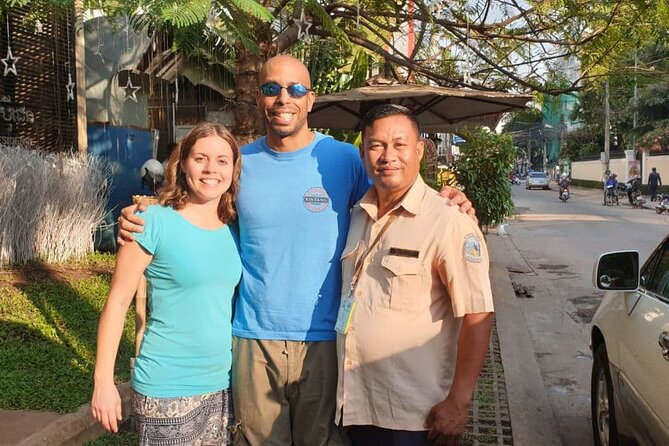 Full-Day private Angkor Temples Tour from Siem Reap - Lunch and the long ride to Banteay Srei