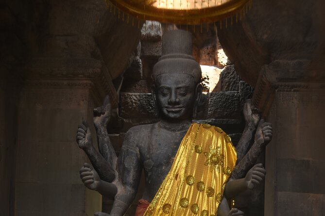 Full-Day Private Tour of Angkor Wat with Pick Up - Banteay Srei rewards the long drive