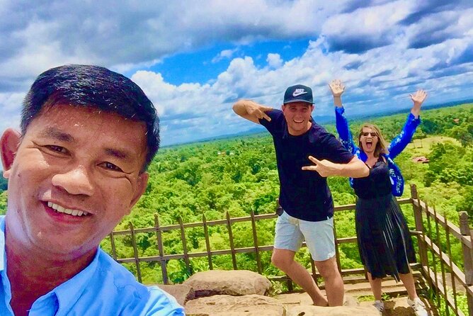 Full-Day Private Tuk Tuk Tour of Angkor Wat Temples - Timing, weather, and what to carry