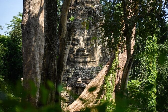 Full Day Temples Explorer - Small Group - Angkor Wat: three hours at Cambodia’s essential monument
