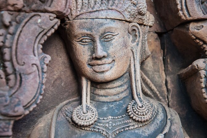 Full Day to Banteay Srei, Kulen National Park and Beng Mealea - The road down through Kulen’s plantations